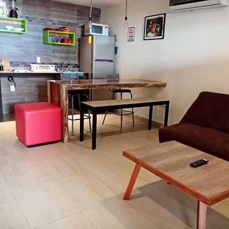 Brisas 10 Beachside Suites Канкун Екстериор снимка