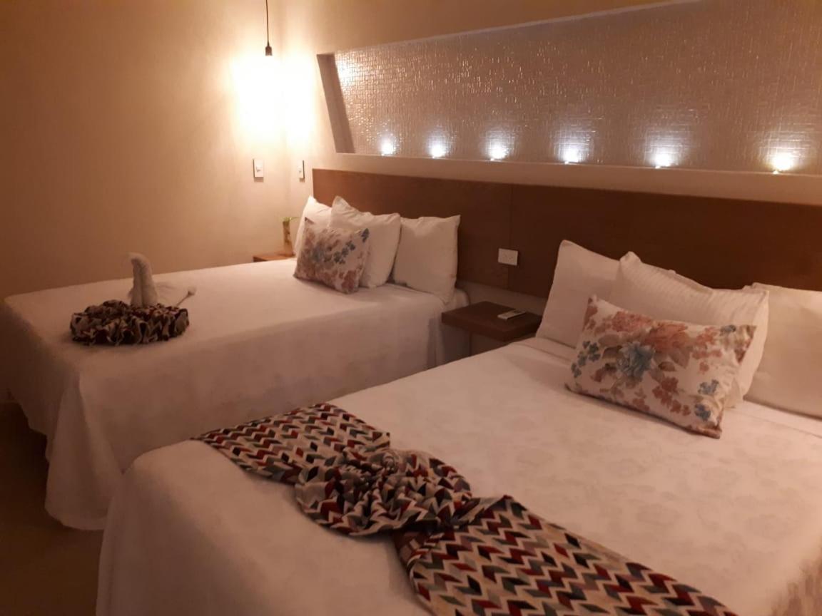 Brisas 10 Beachside Suites Канкун Екстериор снимка