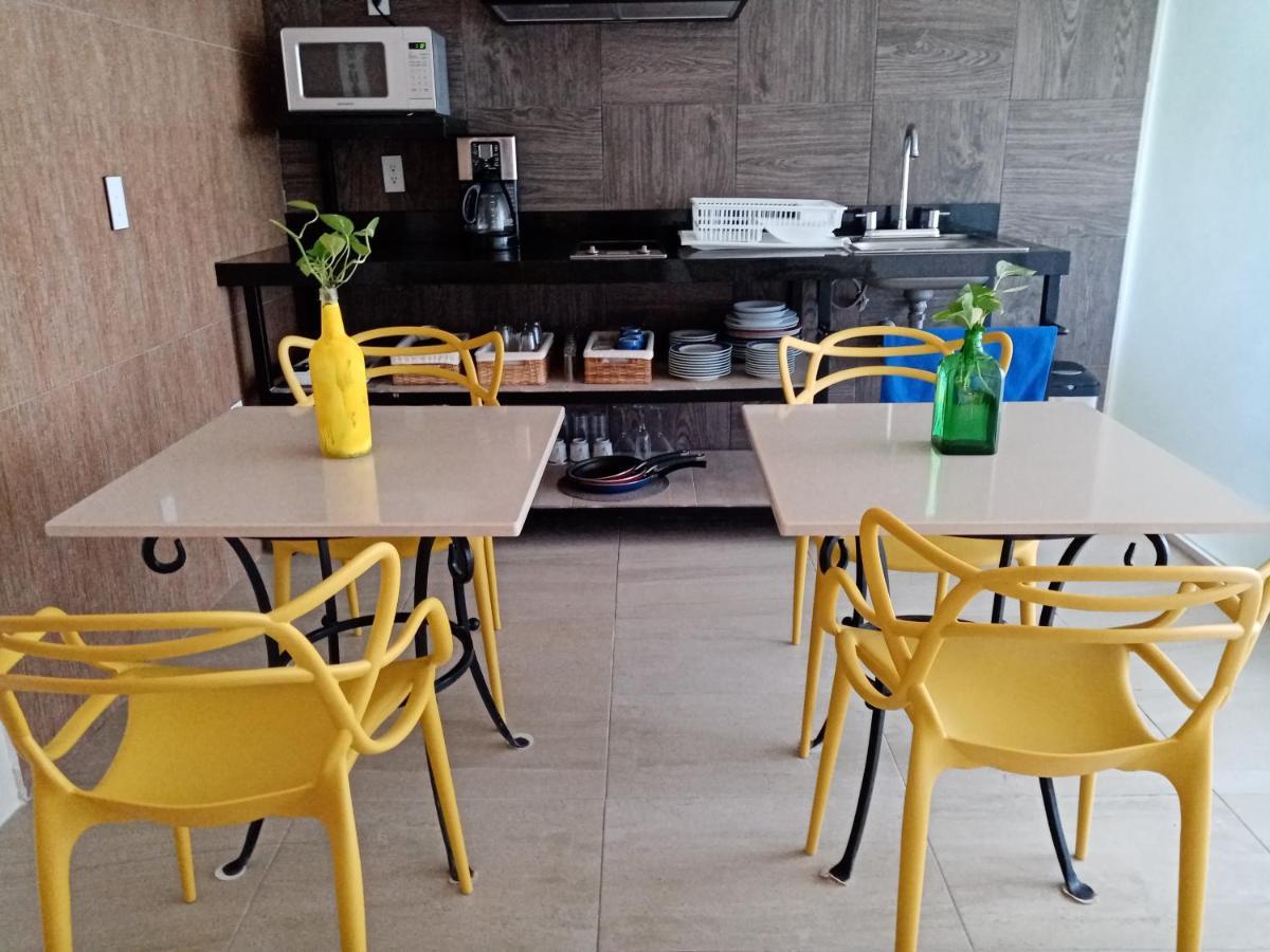 Brisas 10 Beachside Suites Канкун Екстериор снимка