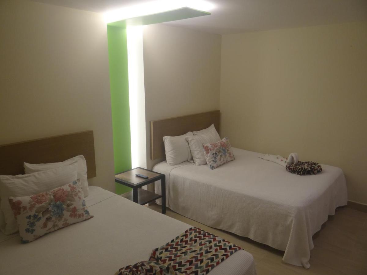 Brisas 10 Beachside Suites Канкун Екстериор снимка