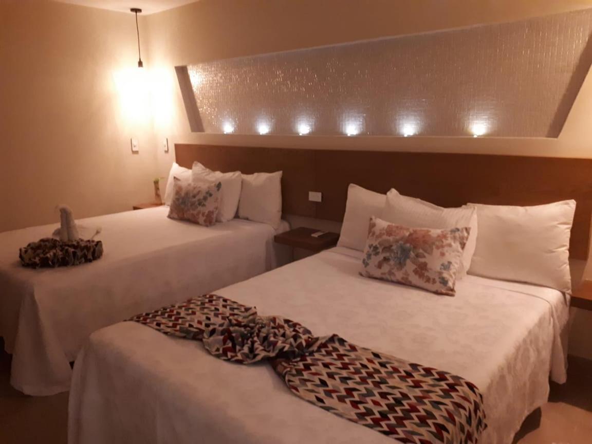 Brisas 10 Beachside Suites Канкун Екстериор снимка