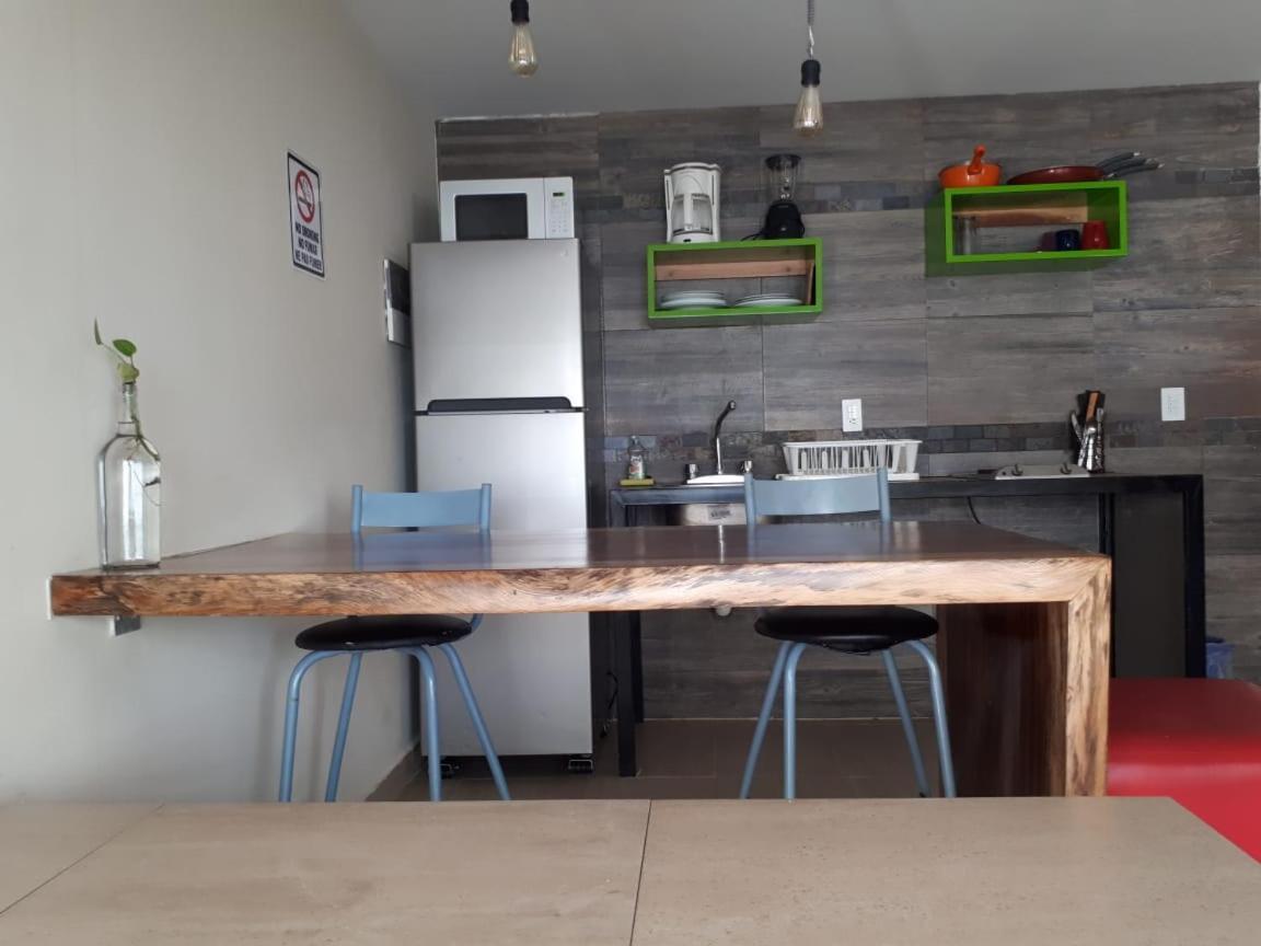 Brisas 10 Beachside Suites Канкун Екстериор снимка
