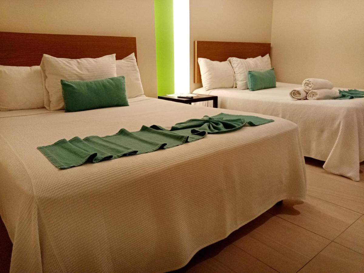 Brisas 10 Beachside Suites Канкун Екстериор снимка