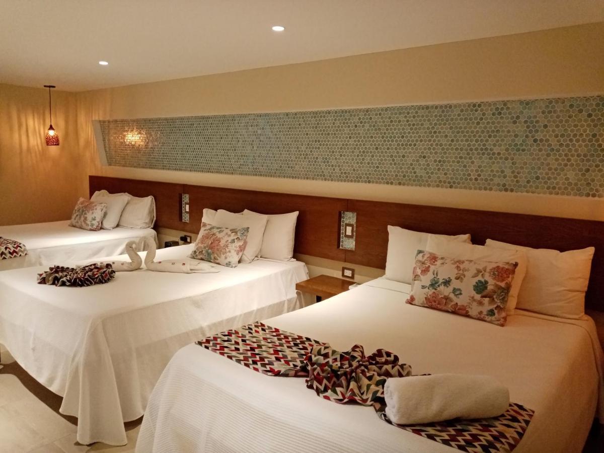 Brisas 10 Beachside Suites Канкун Екстериор снимка