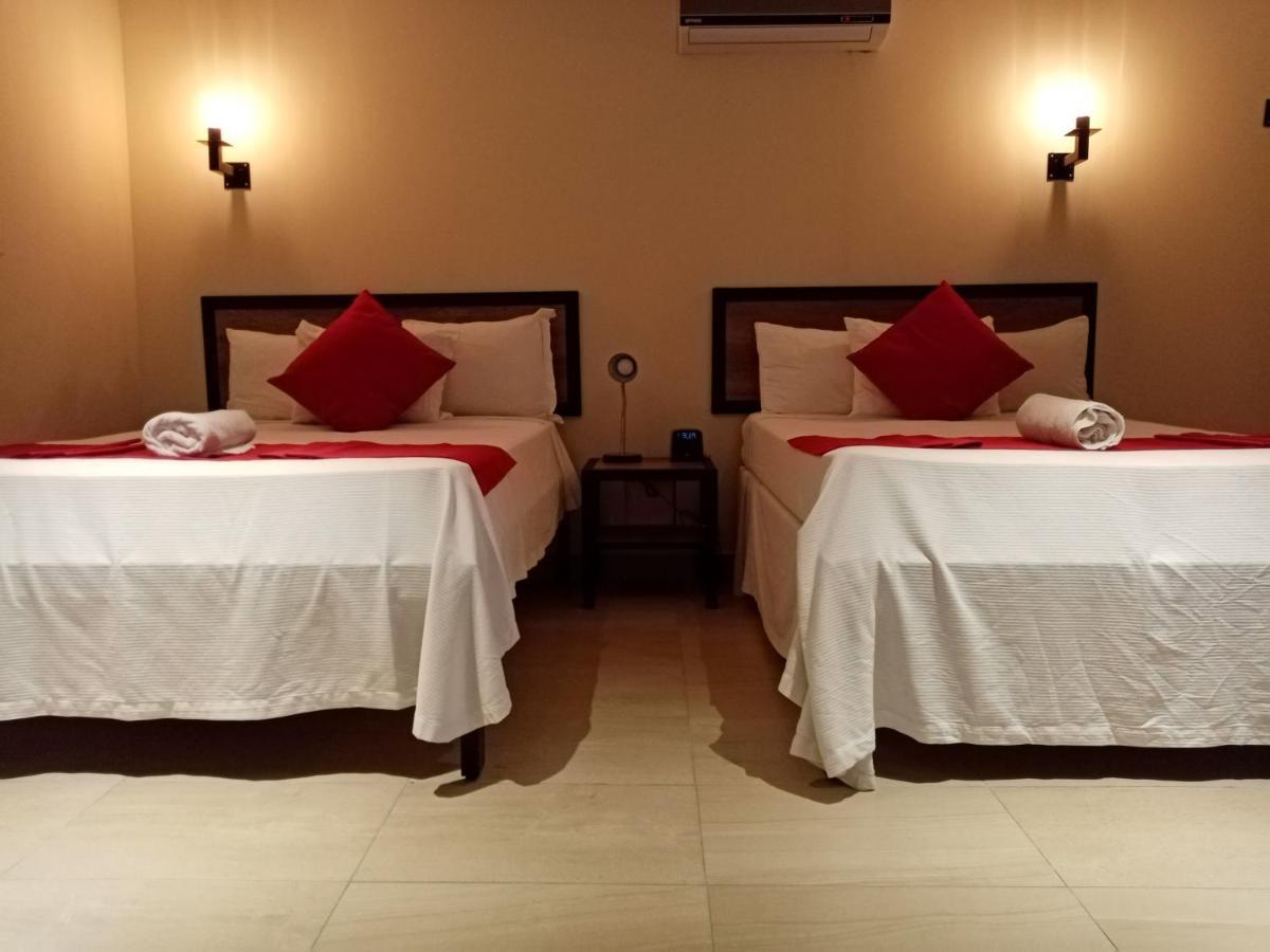 Brisas 10 Beachside Suites Канкун Екстериор снимка