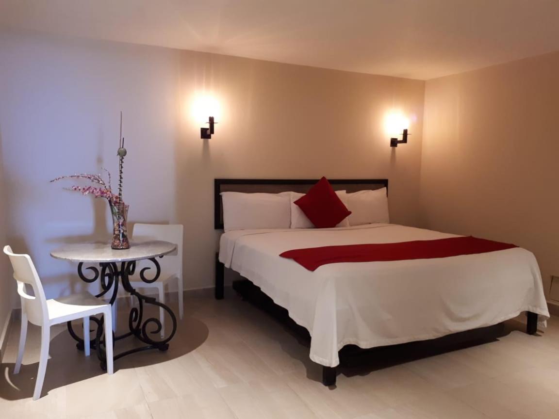 Brisas 10 Beachside Suites Канкун Екстериор снимка
