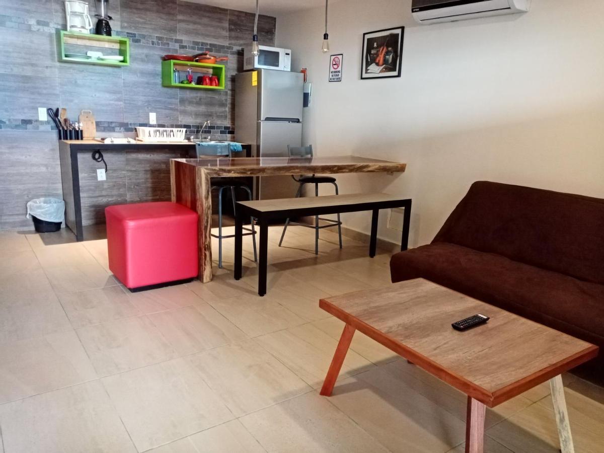 Brisas 10 Beachside Suites Канкун Екстериор снимка