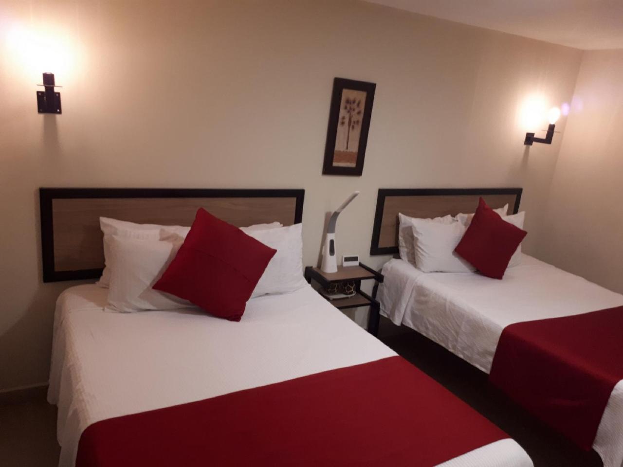 Brisas 10 Beachside Suites Канкун Екстериор снимка