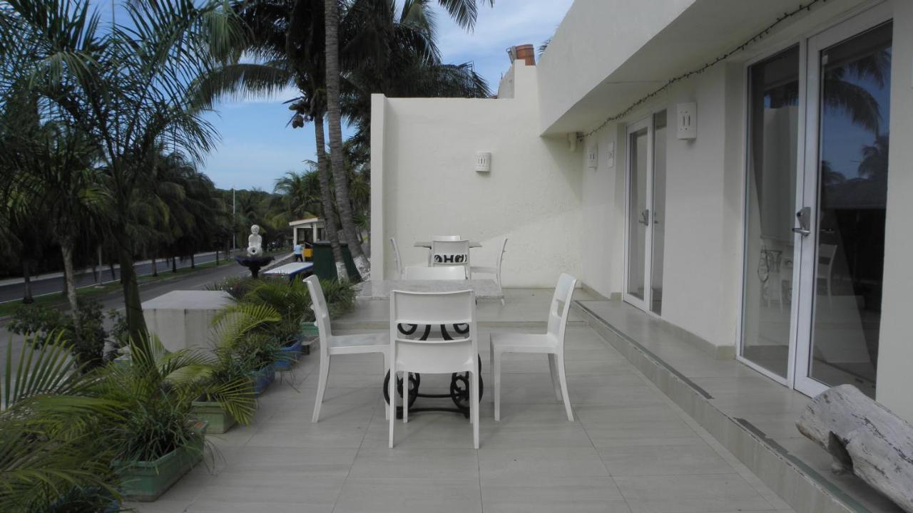 Brisas 10 Beachside Suites Канкун Екстериор снимка