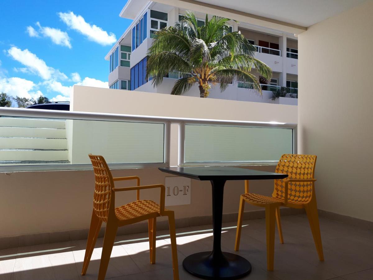 Brisas 10 Beachside Suites Канкун Екстериор снимка